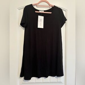NWT Amie Finery Black, Soft, Stretchy, Oversized Short Sleeved Shirt - Size M